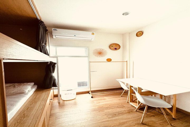 Room 7 of 32