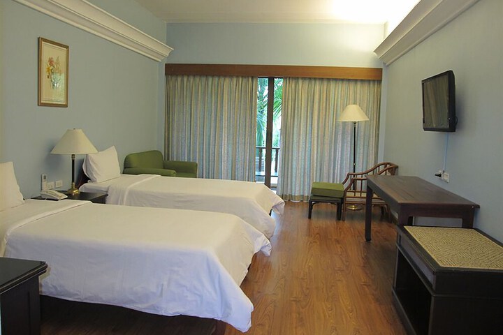 Room 12 of 46