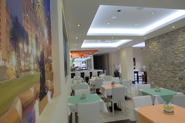 Breakfast area