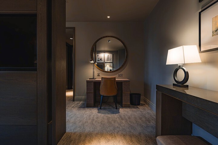 Room 32 of 132