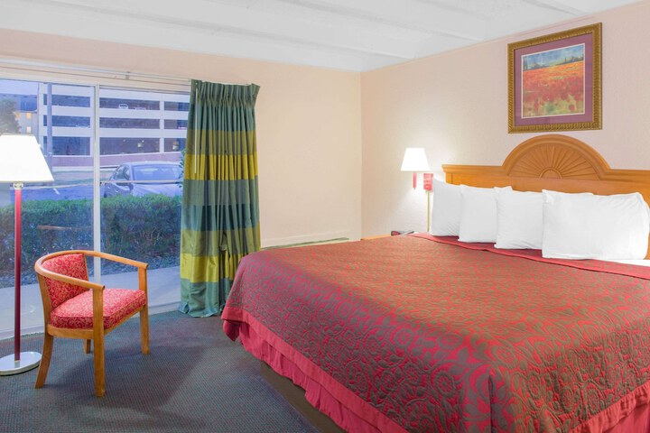 1 King Bed (2 of 5)