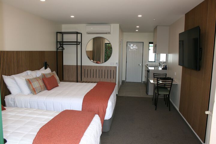 Room 10 of 25