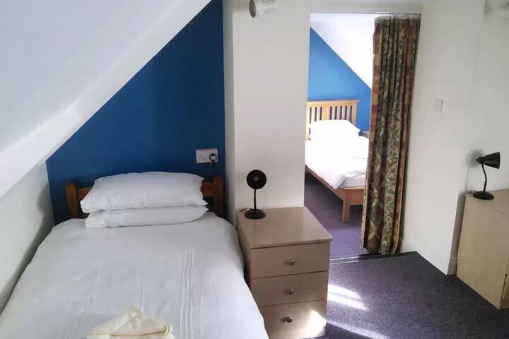 Room 6 of 21
