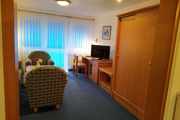 Room 9 of 71