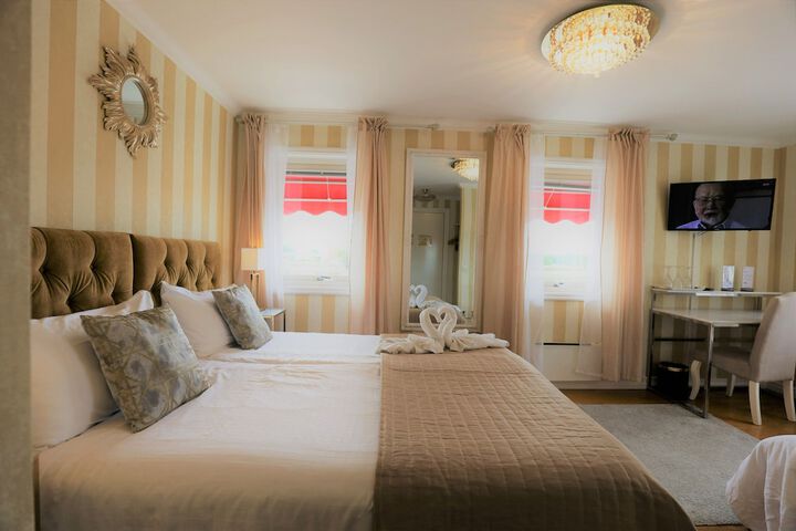 Room 42 of 334