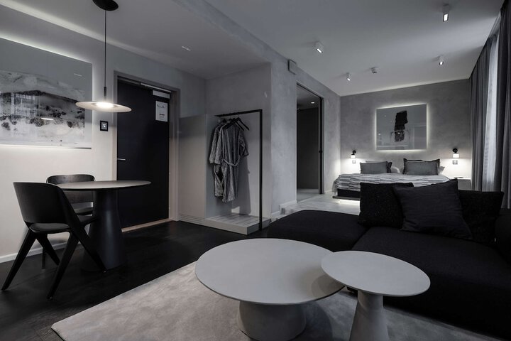 Room 79 of 122