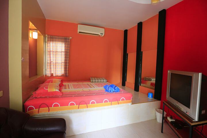 Room 4 of 11