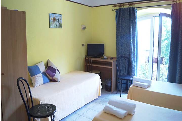 Room 12 of 40