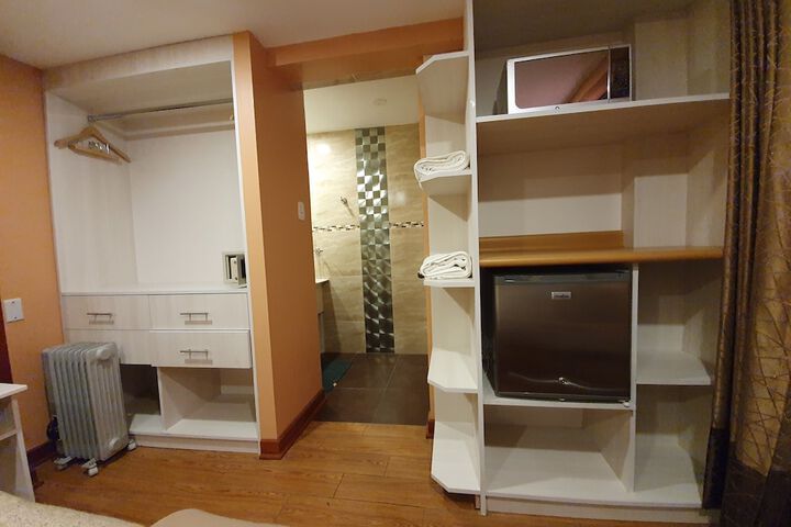 Room 51 of 83