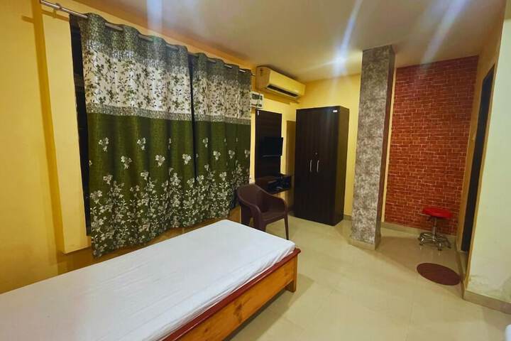 Room 15 of 25