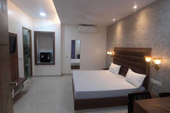 Room 3 of 18