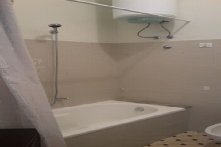 Room 7 of 92