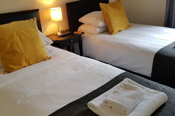 Room 3 of 16