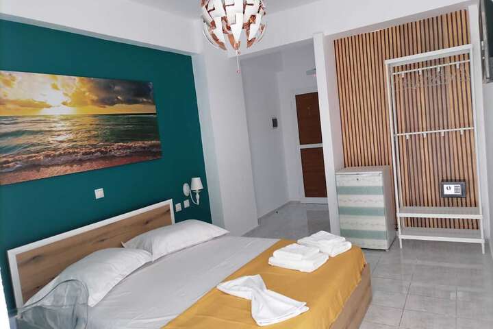Room 11 of 72
