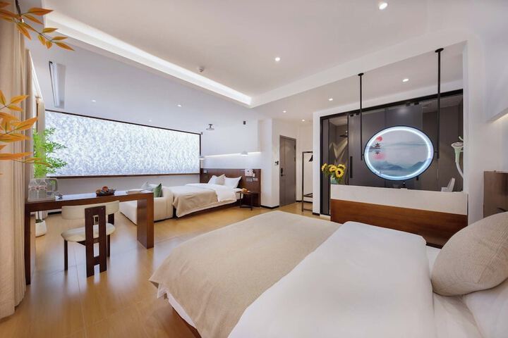 Room 27 of 61