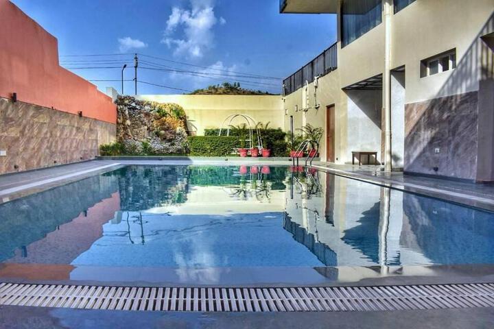 Hotel Tulip Le Grand in Udaipur