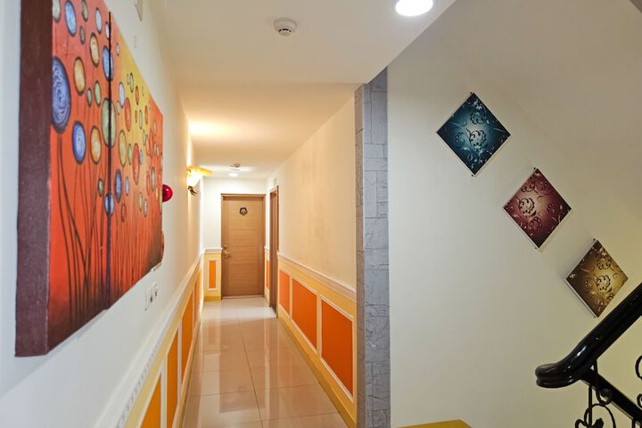Ballroom/Hall 65 of 81