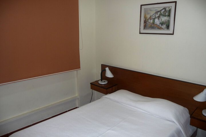 Room 14 of 30