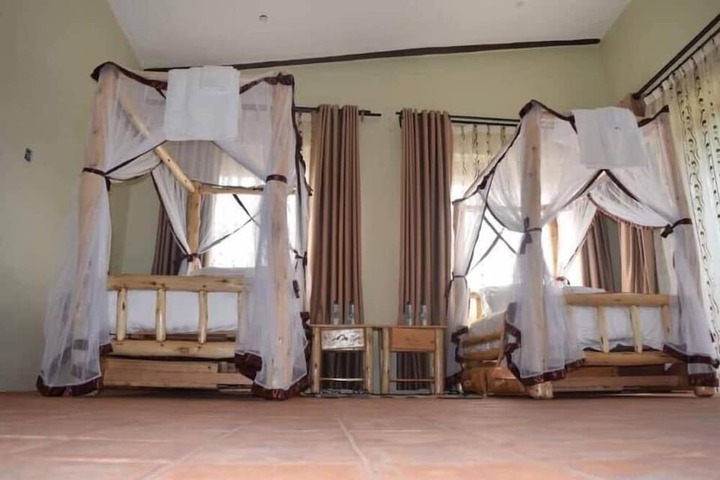 Room 16 of 28