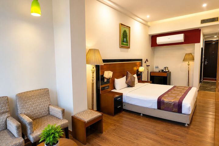 Room 10 of 22