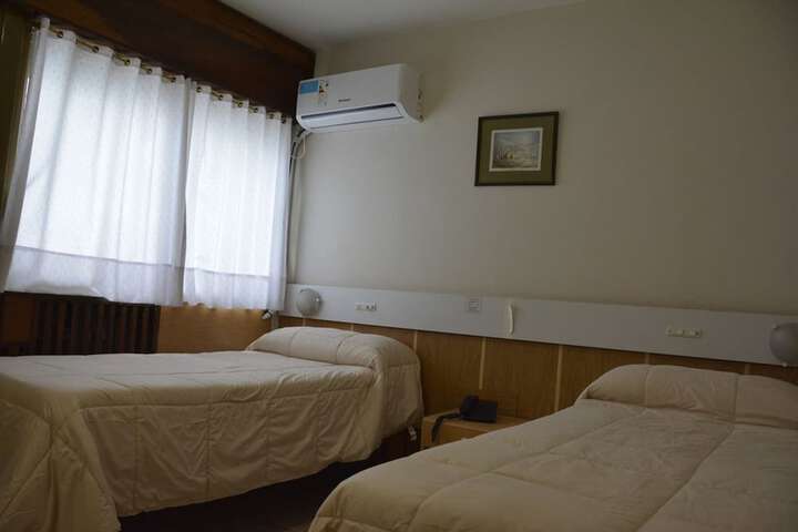 Room 12 of 40