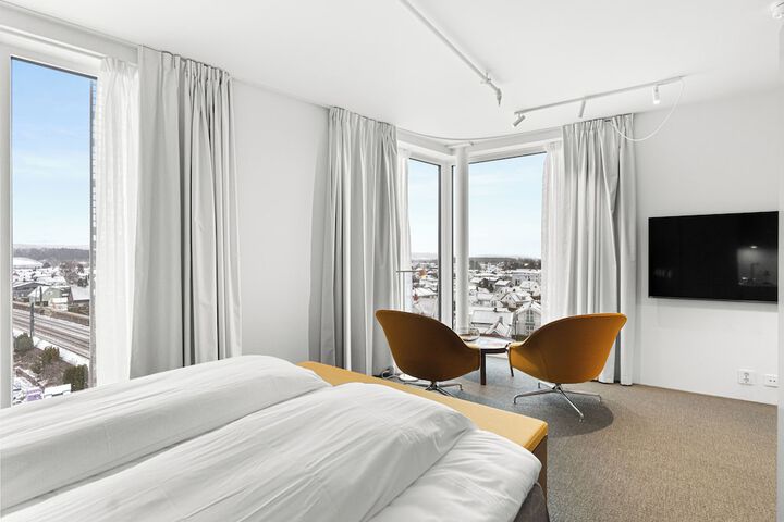 Room 58 of 86