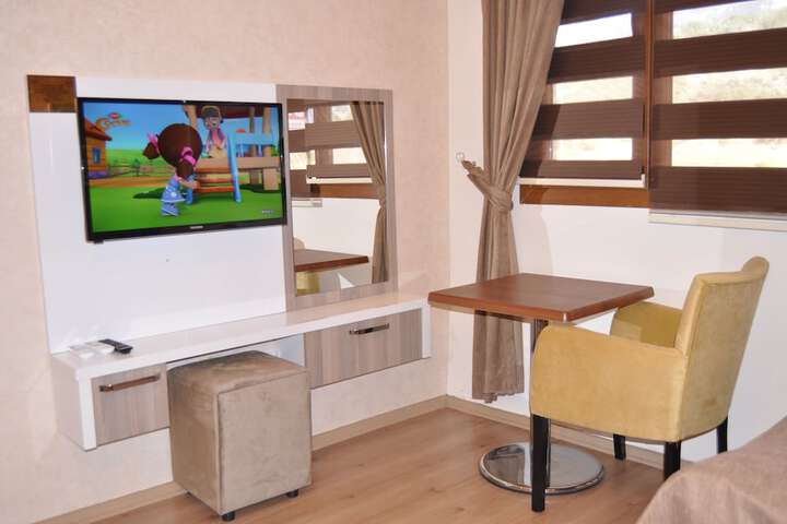 Room 7 of 14
