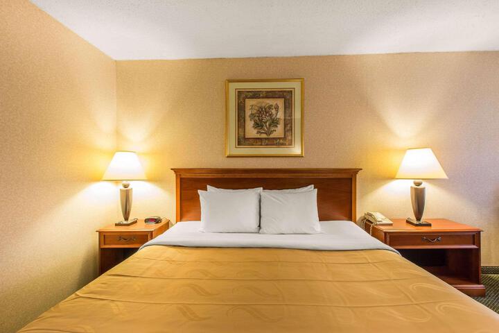1 King Bed (1 of 8)