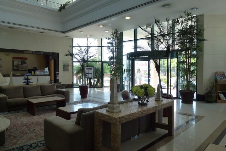 Guest Lobby