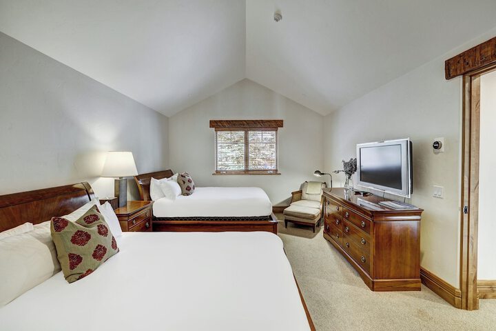Room 128 of 569