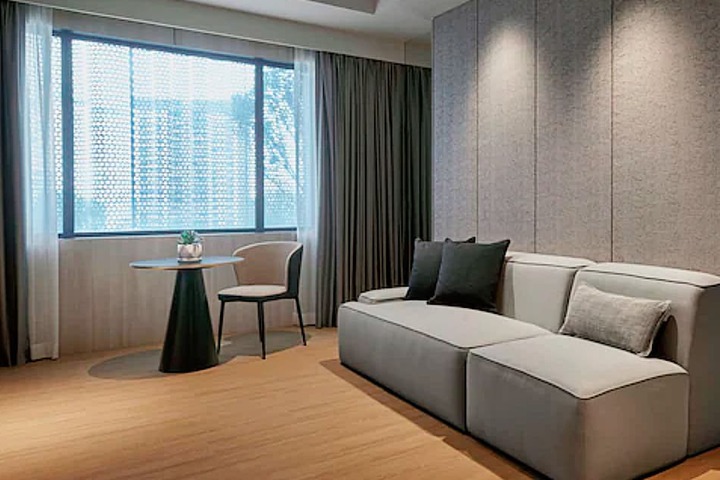 Room 50 of 83