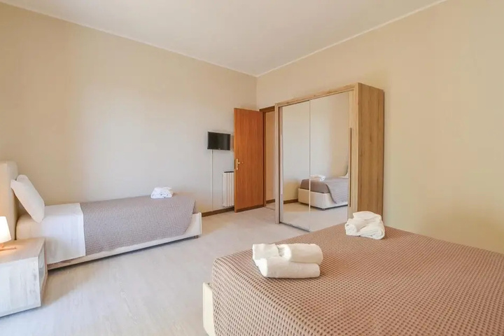 Room 3 of 13