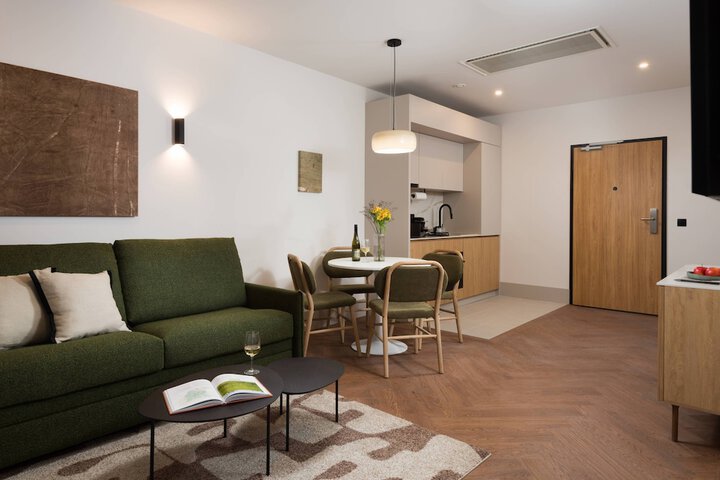 Room 15 of 113