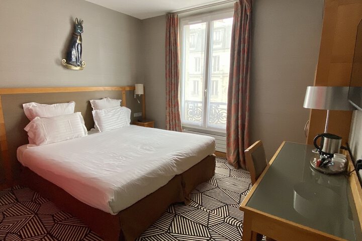 Room 11 of 46