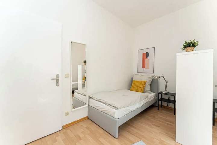 Room 2 of 15