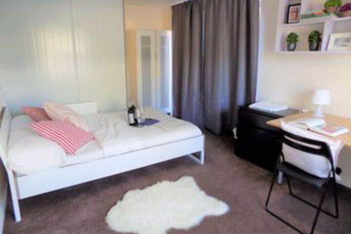 Room 5 of 15