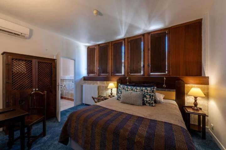 Room 34 of 124