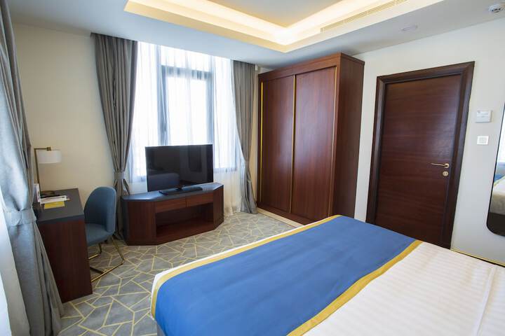 Room 13 of 91