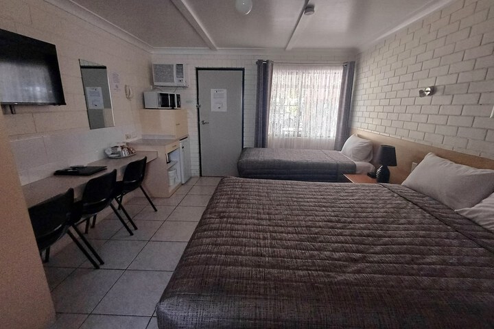 Room 2 of 8