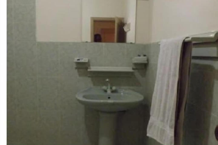 Room 10 of 10