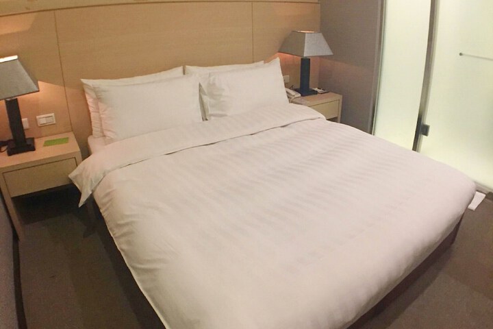 Room 14 of 34