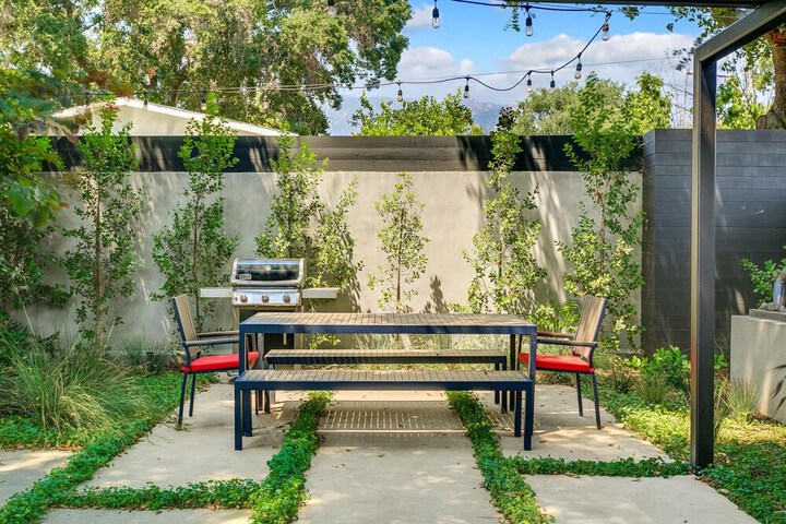 Property Grounds 22 of 27