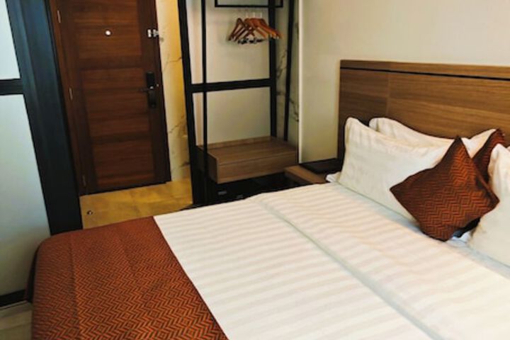 Room 2 of 29