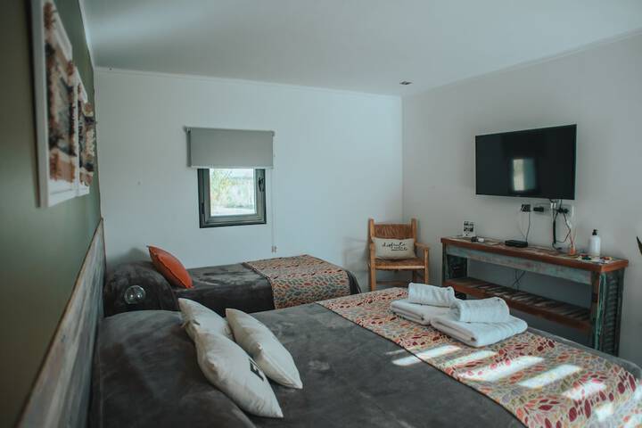 Room 3 of 43