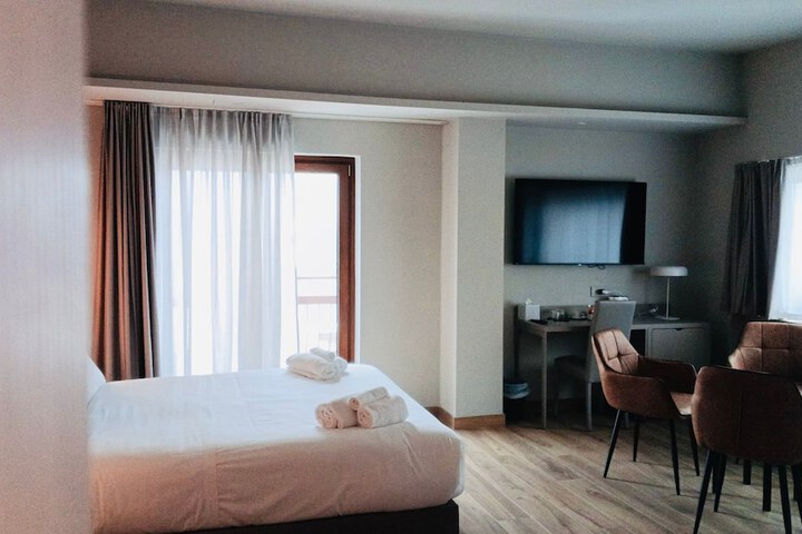 Room 10 of 72