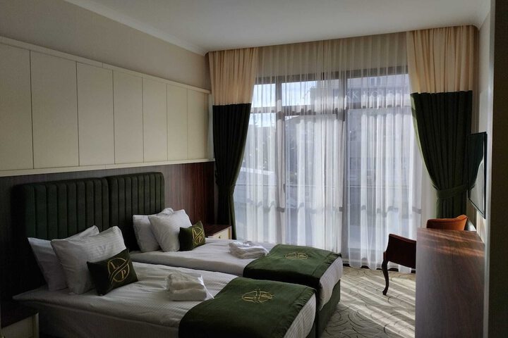 Room 4 of 23