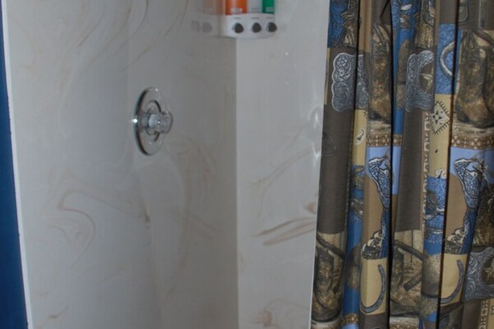 Room 74 of 128