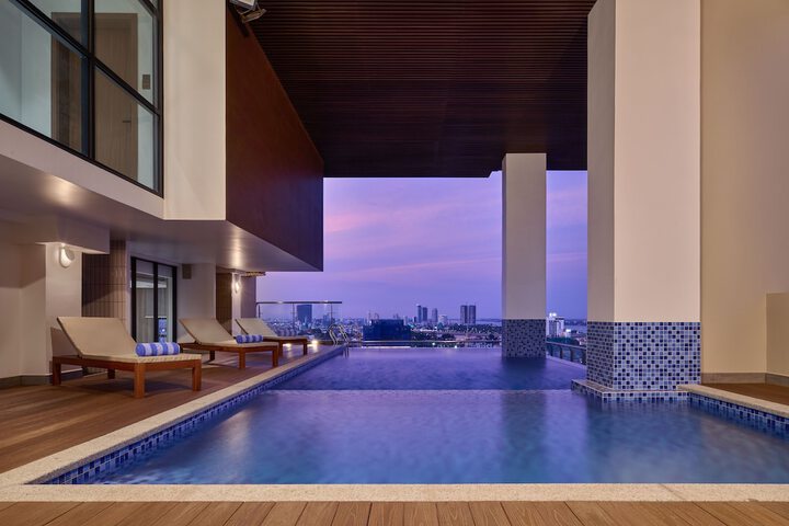 Pool 19 of 24
