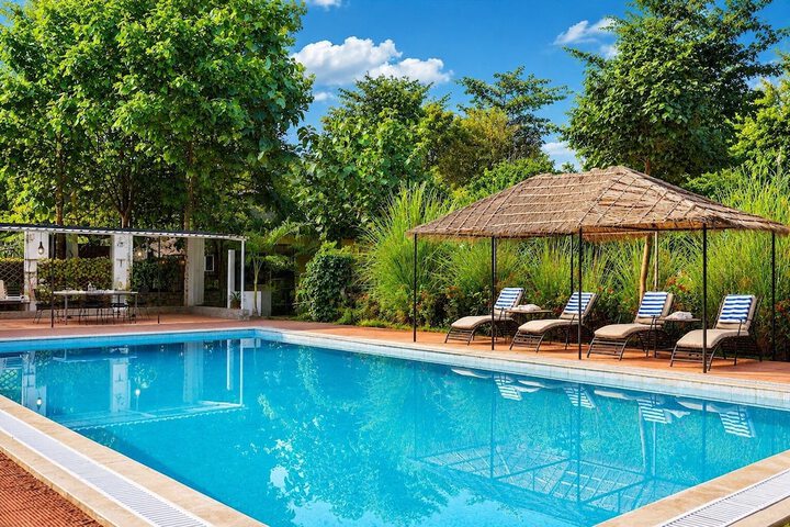 Pool 102 of 175