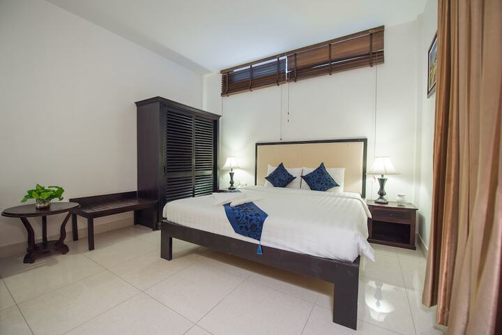 Room 5 of 48